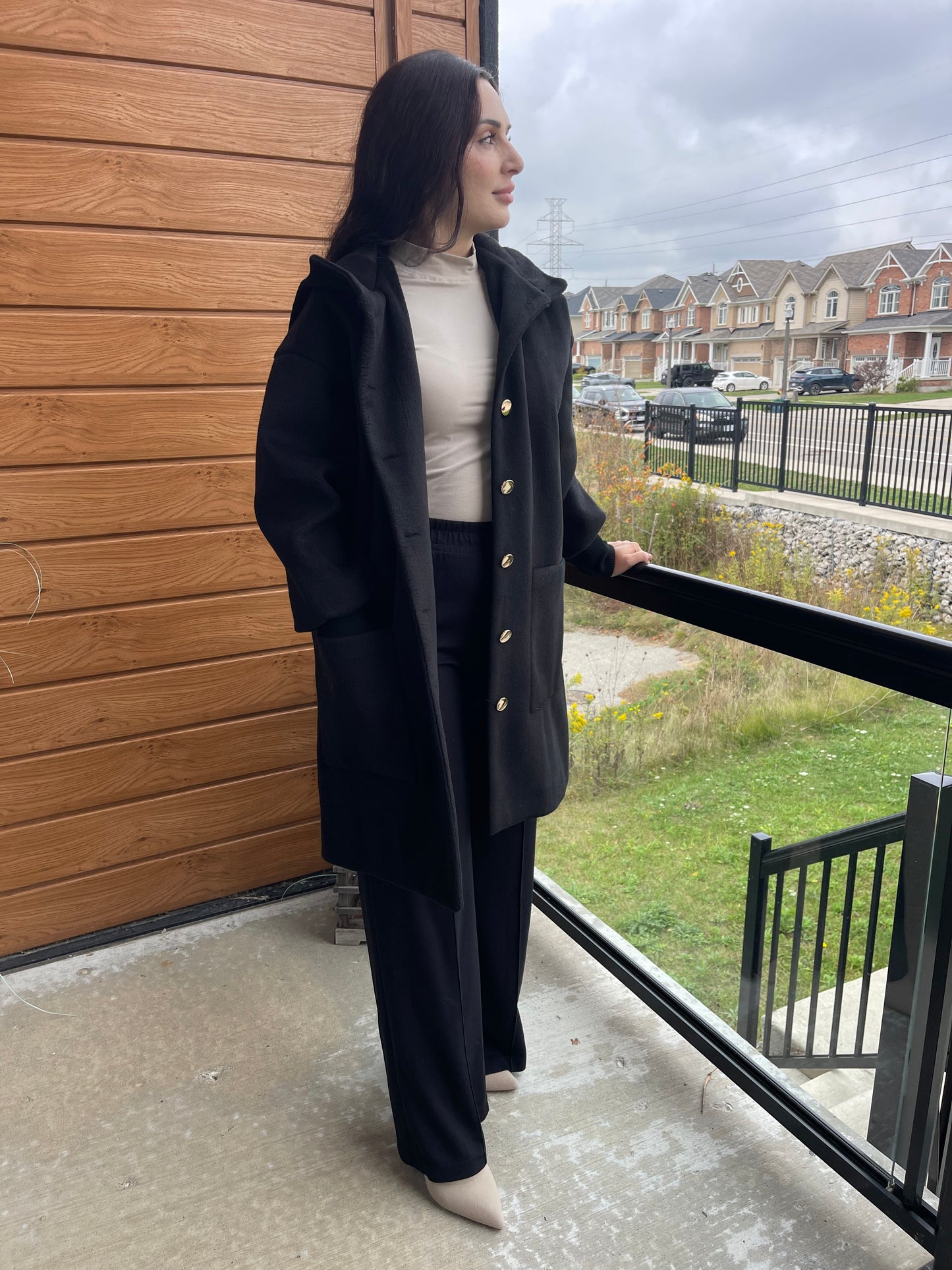 Golden Button Wool Coat 🖤🤎
