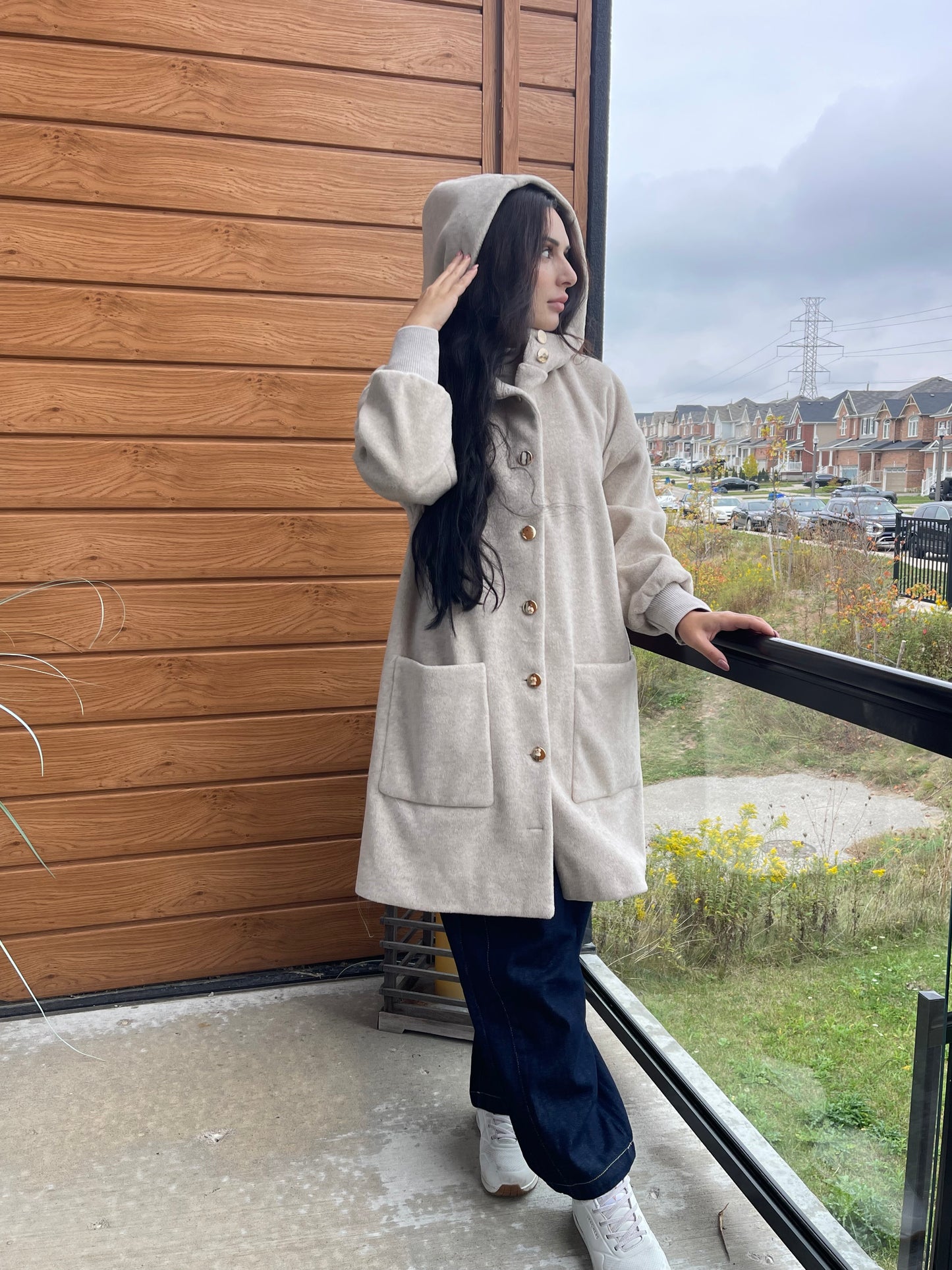 Golden Button Wool Coat 🖤🤎