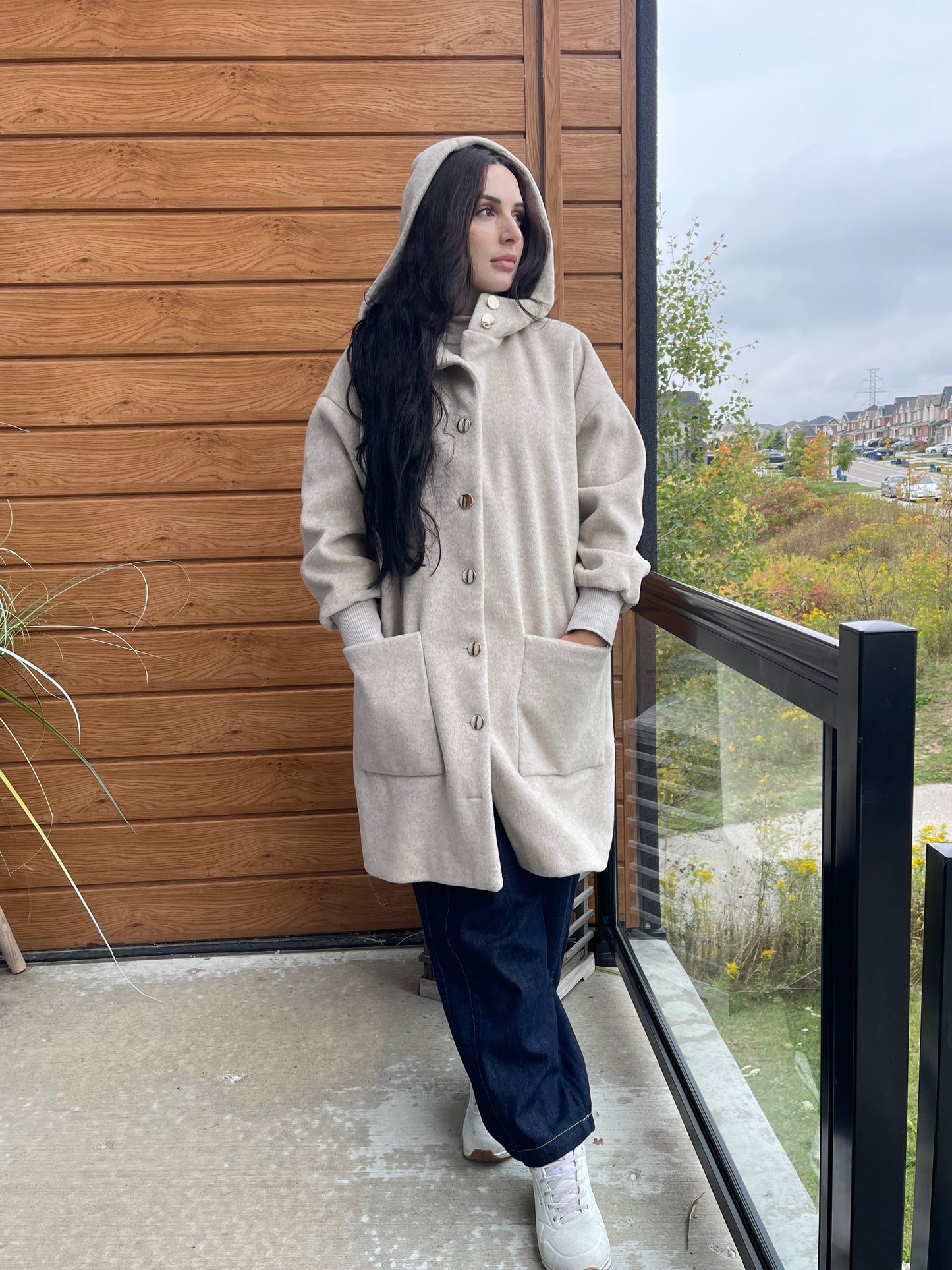 Golden Button Wool Coat 🖤🤎