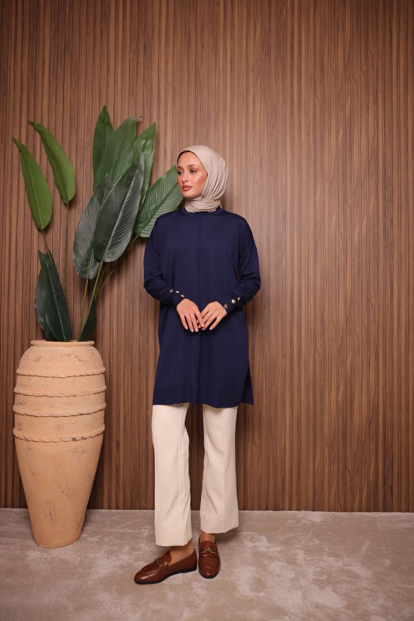 Golden Touch Knit Top 🍁 كنزة التريكو بلمسة ذهبية