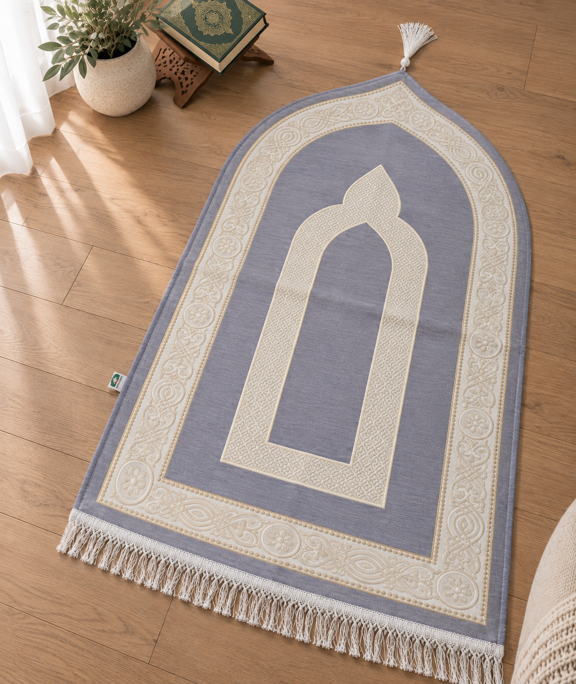 Lightly Padded Prayer Mat | سجادة صلاة مبطنة خفيفة
